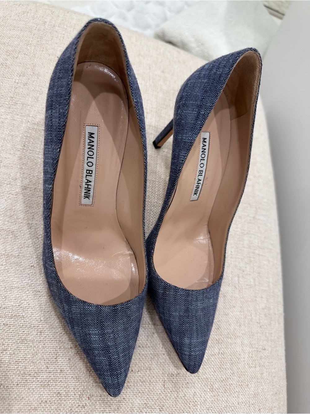 Manolo Blahnik Denim-Look Pointed Toe Pumps in Blue
